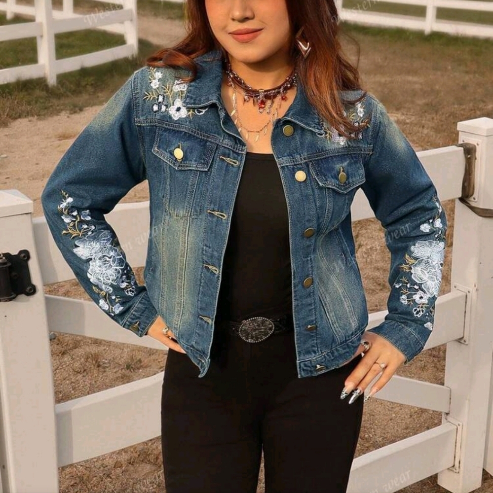 Women's Vintage Washed Denim Jacket - Floral Embroidered Cropped Slim-Fit Coat F